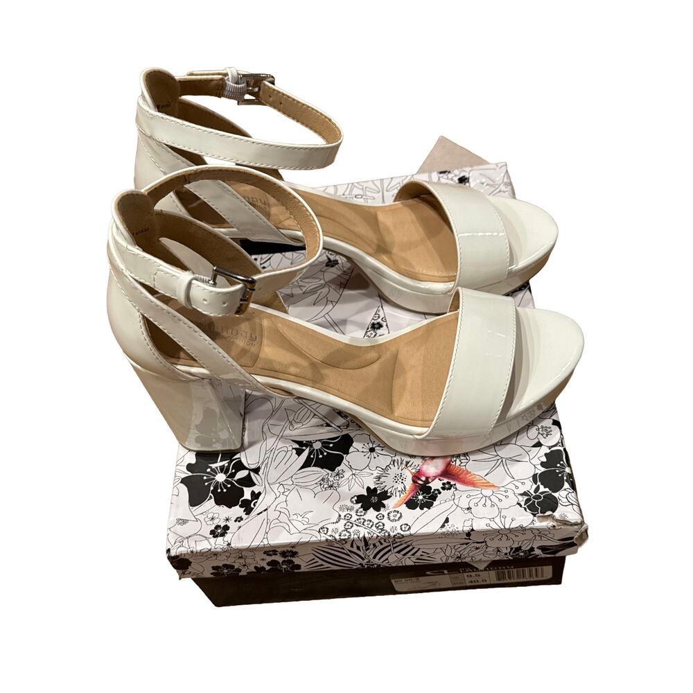 NWT White patent heeled sandals Womens US 9.5 Shoes CL by Chinese Laundry prom